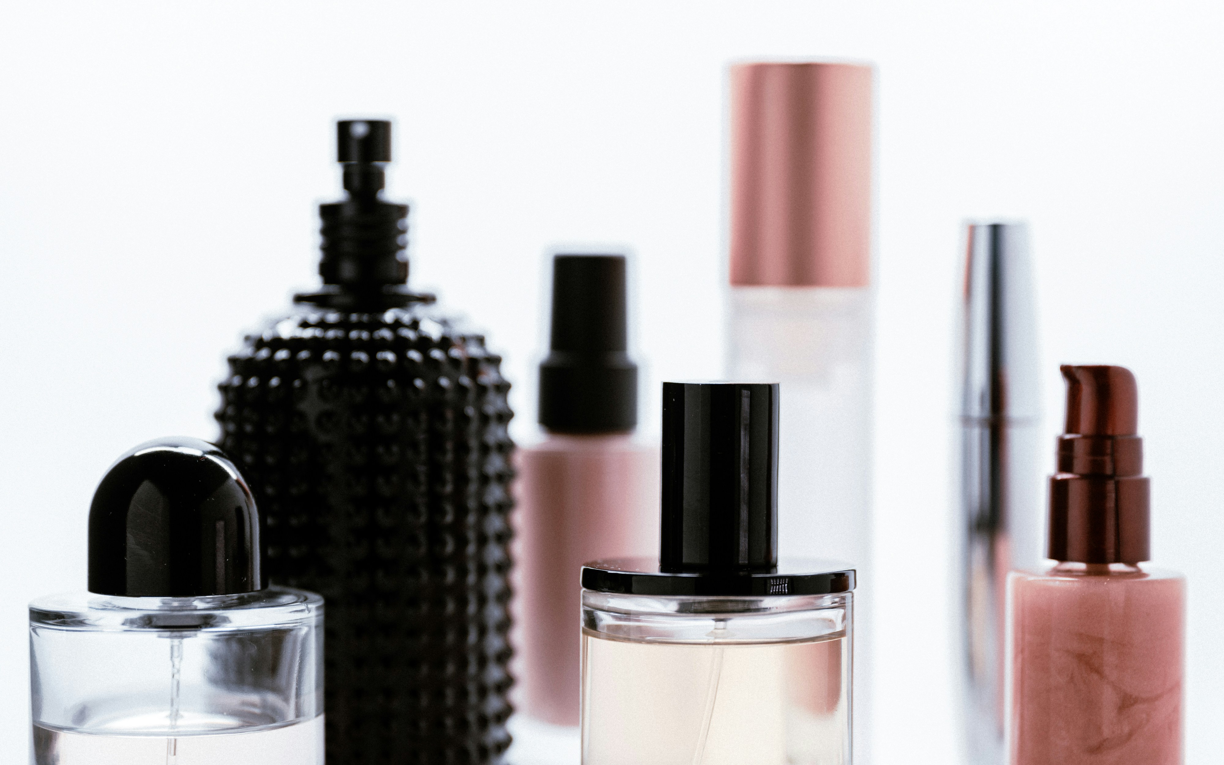 How to Choose Fragrance Combinations That Create Unique Daily Signatures